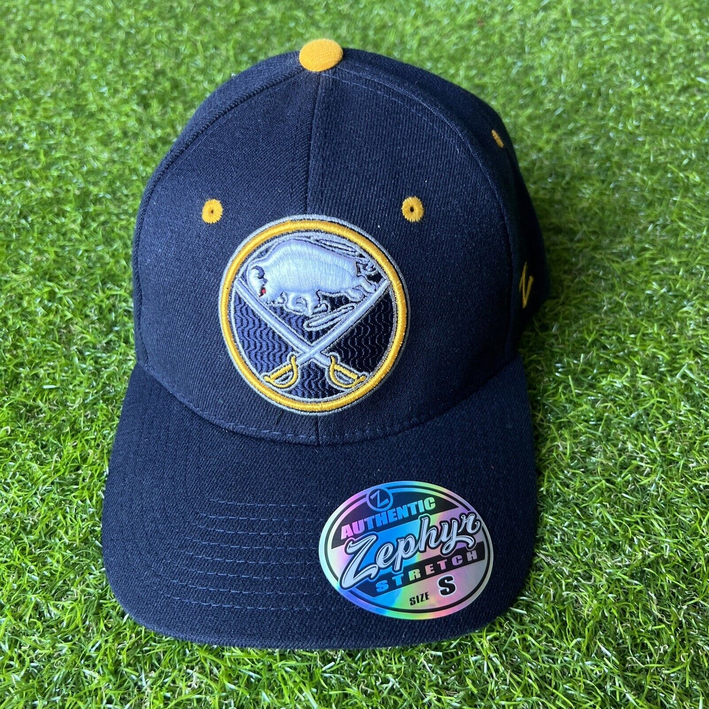 Buffalo Sabres Zephyr Fitted Stretch Hat/Cap - Small