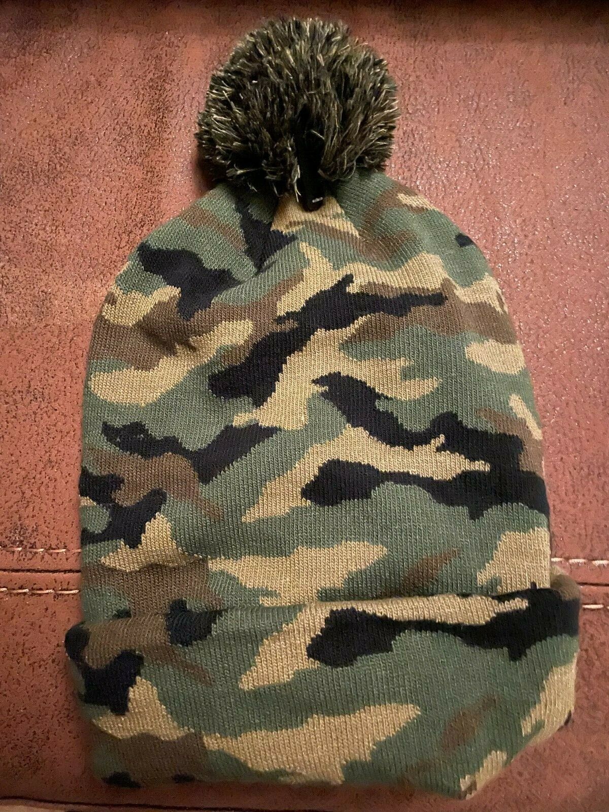Los Angeles Lakers Ultra Game NBA Salute to Service Cuffed Knit Hat w/pom